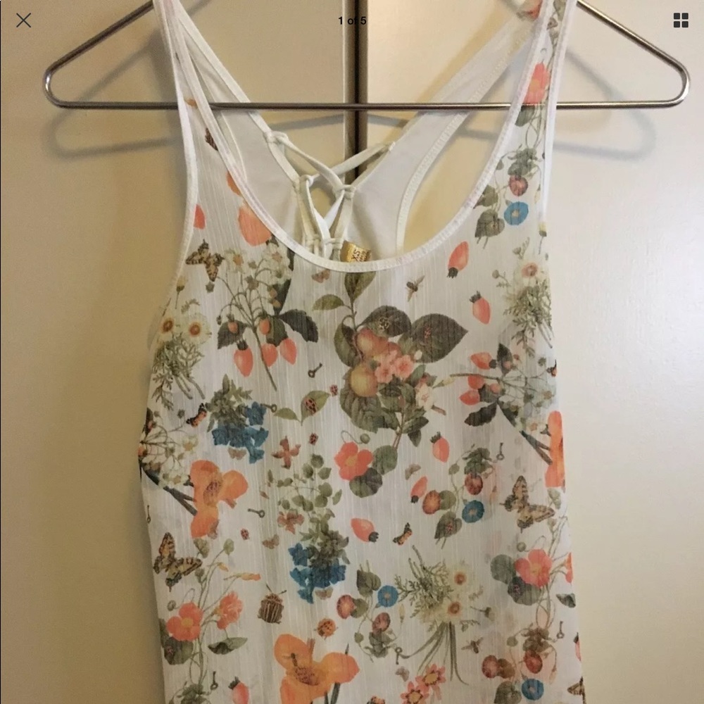 PRINCESS VERA WANG FLORAL TOP